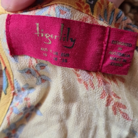 TIGERLILY Top - Picture 7 of 8